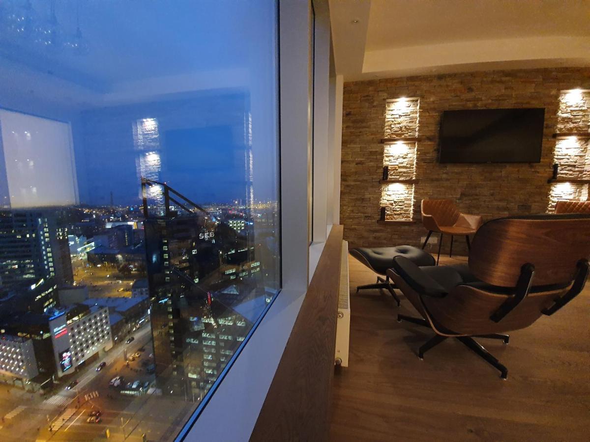 Skyview Suite - Breathtaking Views From Bed And From Jacuzzi. City Center Skyscraper Upper Floors タリン エクステリア 写真