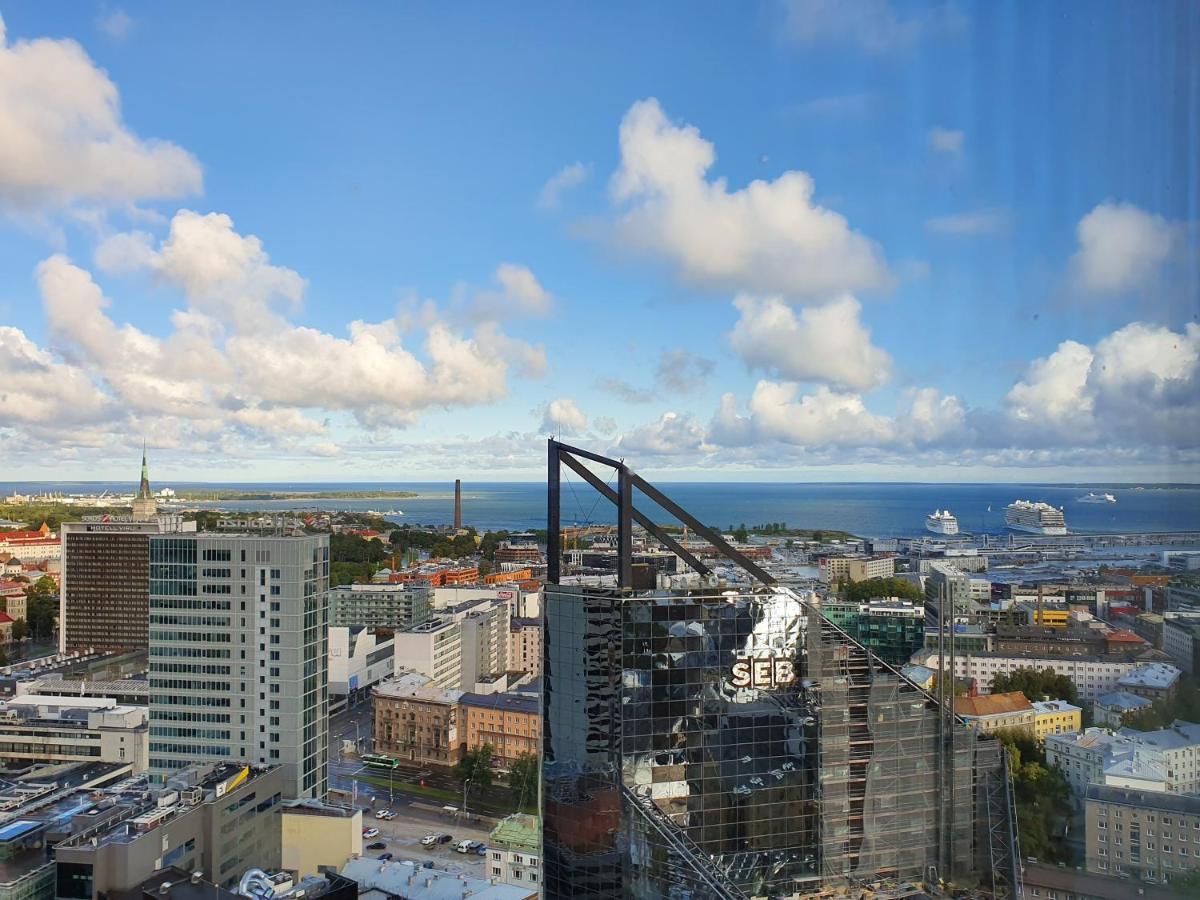Skyview Suite - Breathtaking Views From Bed And From Jacuzzi. City Center Skyscraper Upper Floors タリン エクステリア 写真
